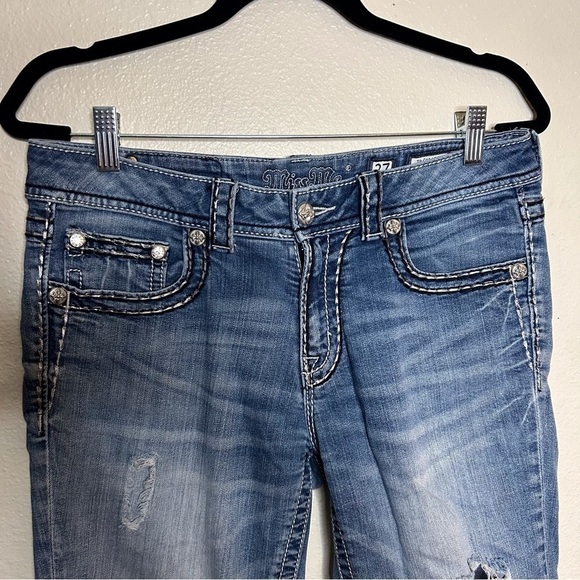 Miss Me Denim Distressed Boyfriend Capri Size 27 (around a US Size 4) - Picture 5 of 16